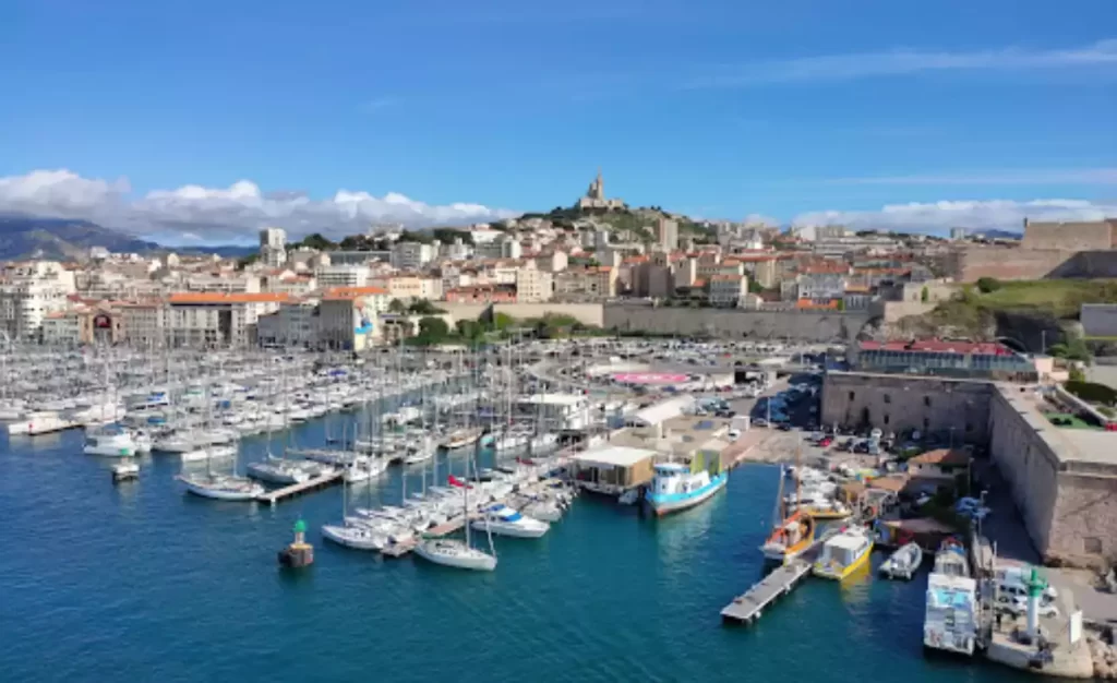 Le vieux port de marseille vu de haut