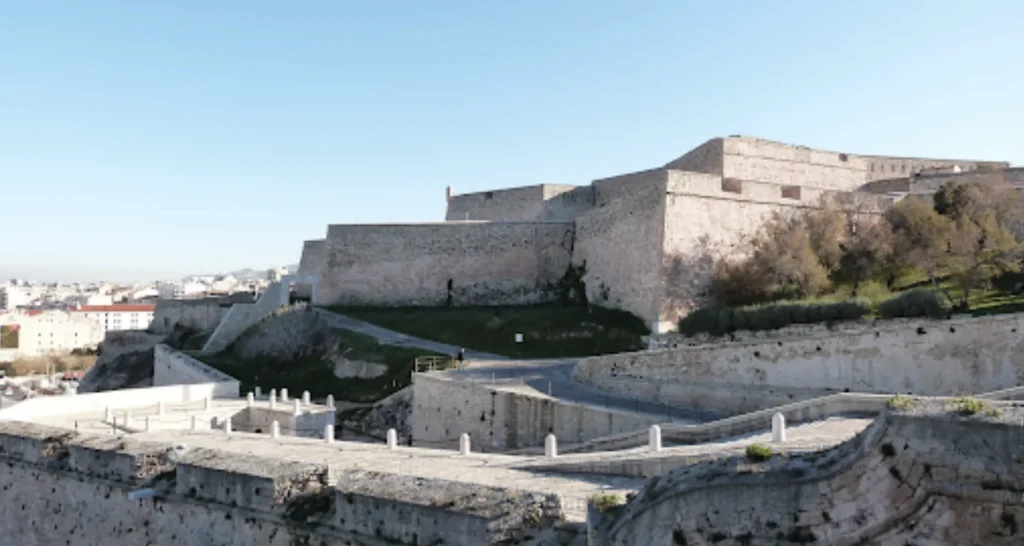 Partie haute fort d'encastrenaux